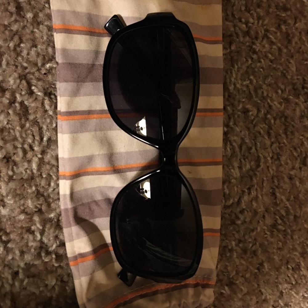 Fossil black sunglasses